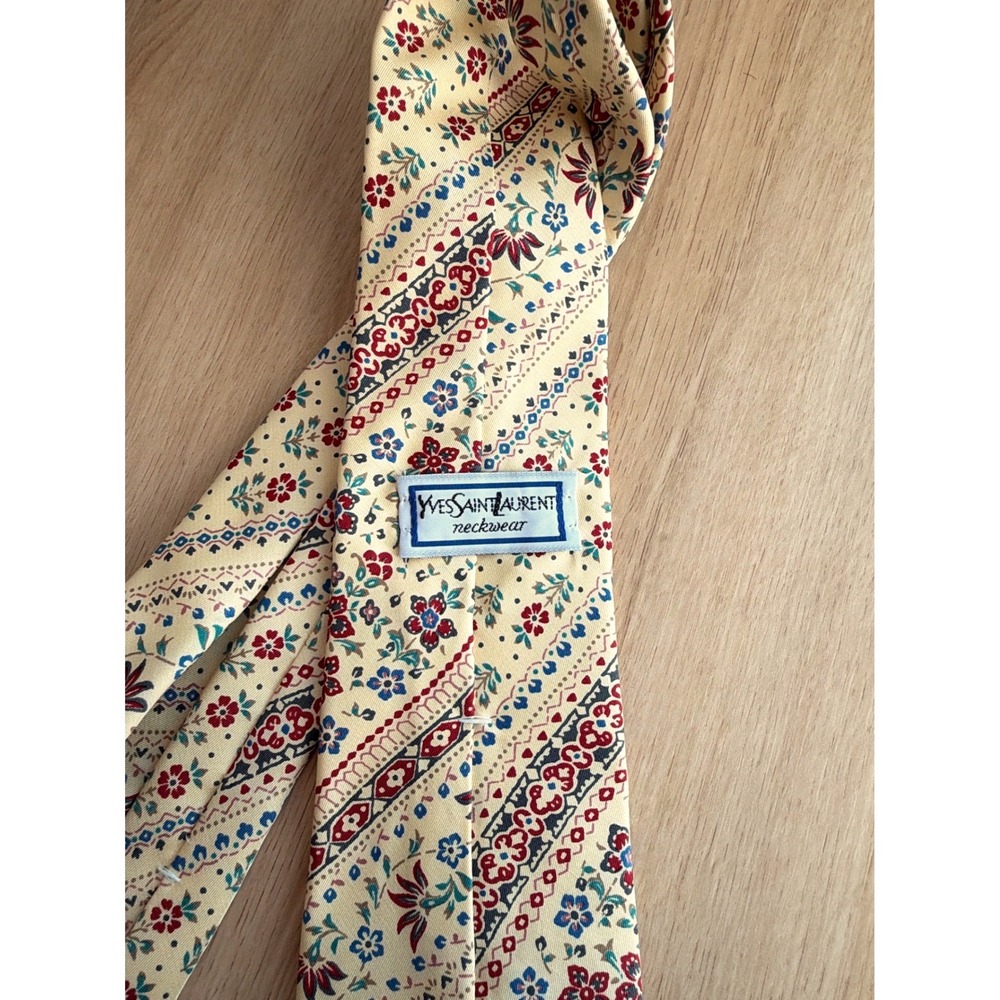 Yves Saint Laurent Silk Tie Mens Yellow Floral Paisley Vintage Preppy Luxury USA